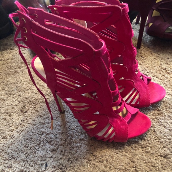 Heels - Picture 2 of 2